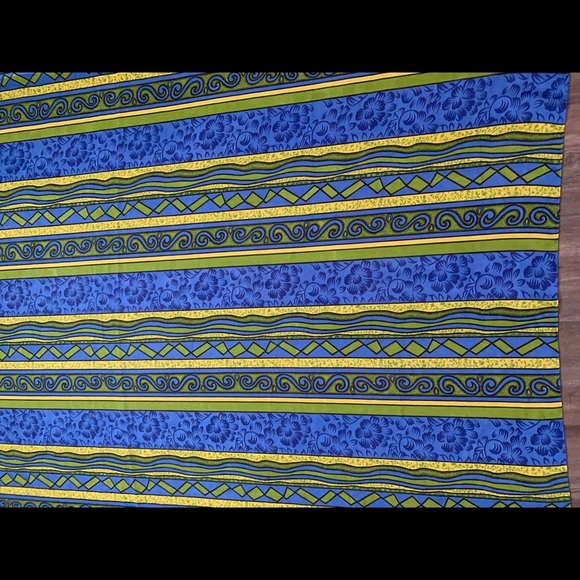 Sarong - Picture 4 of 6